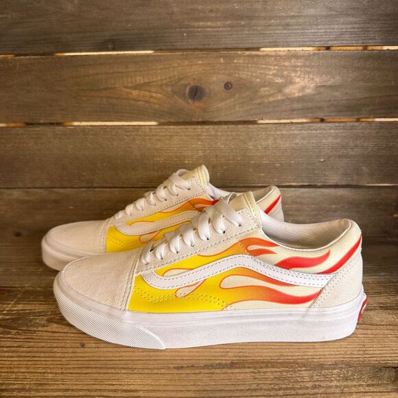 New NWOB Womens Vans Old Skool Ivory Flames Skateboarding Sneakers Shoes Size 6 - Picture 2 of 6